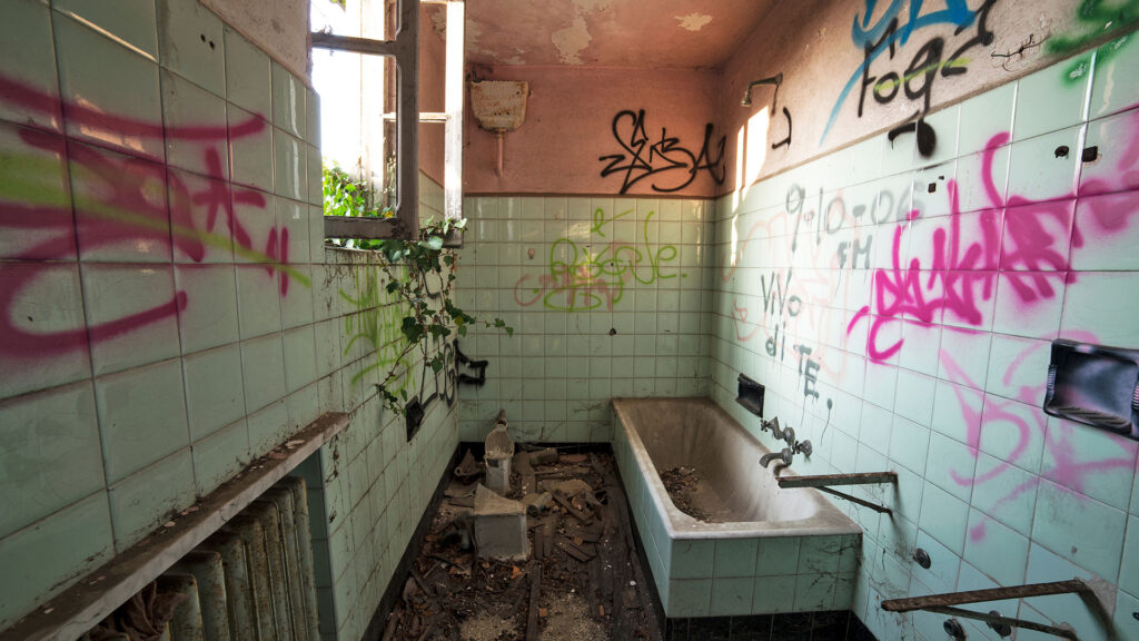 Superior Vandalism Cleanup in Denver, Colorado